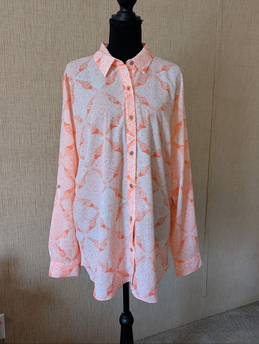 Jaclyn Smith Peach and White Printed Lightweight Button-Down Blouse